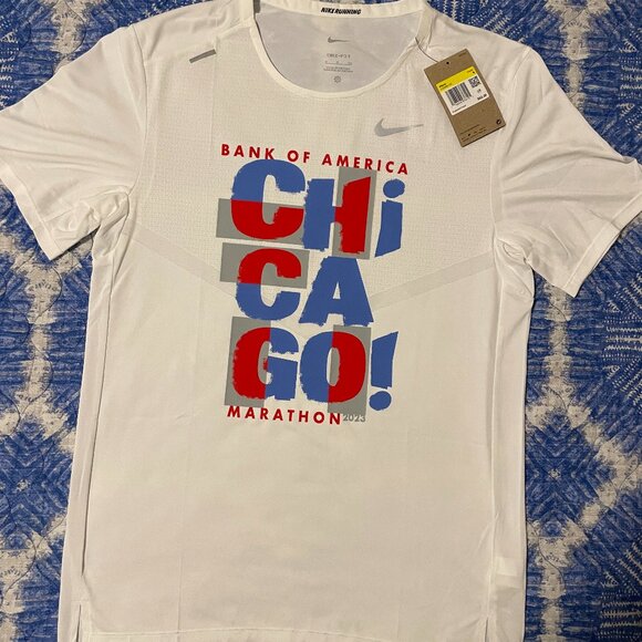 NWT Nike Running Dri-Fit White Chicago Marathon 2023 Shirt Mens S /Small - Picture 1 of 3